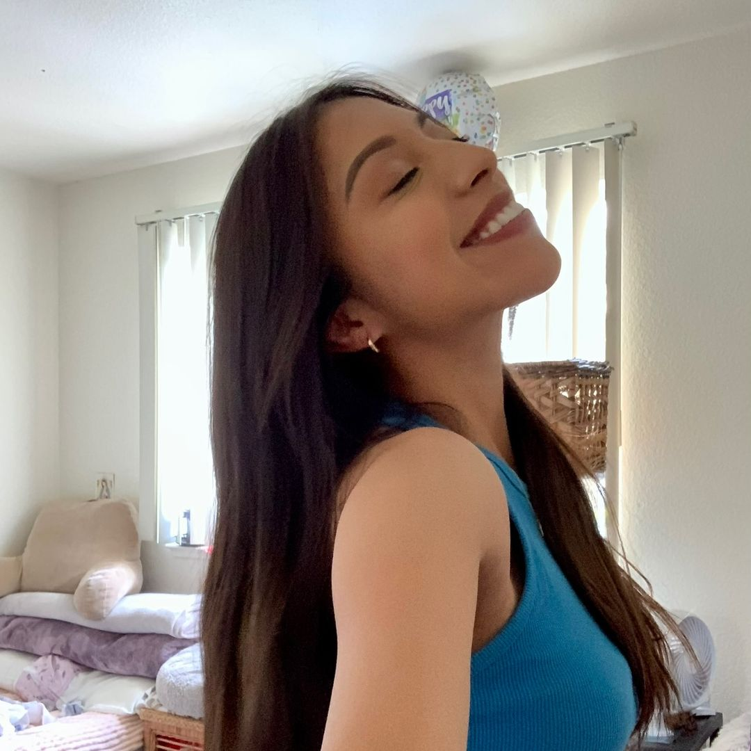Arianaaaa_