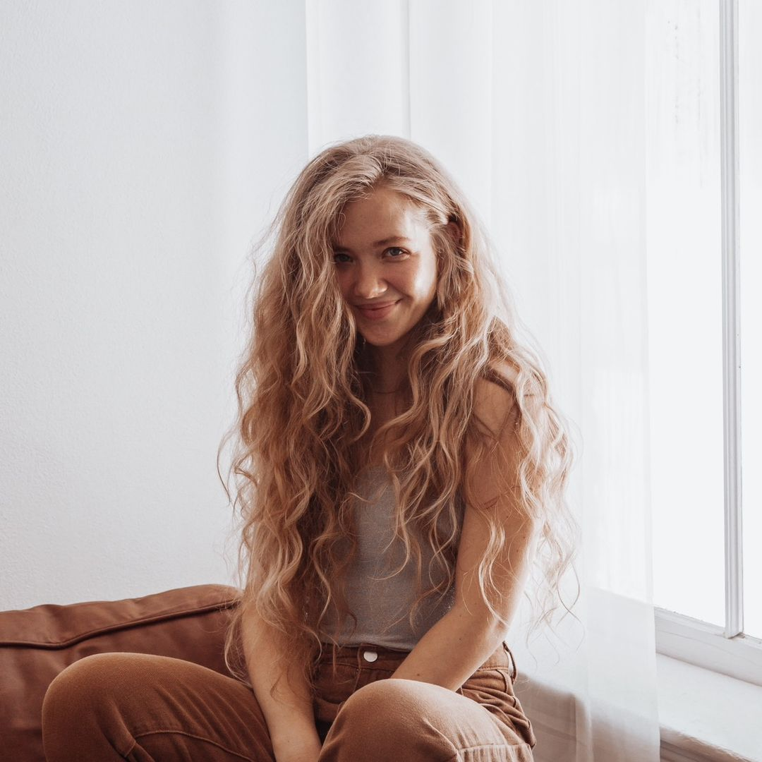 Alyse Carolyn