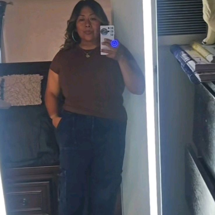 lizzy_fitgoals_mommaof3 Liz